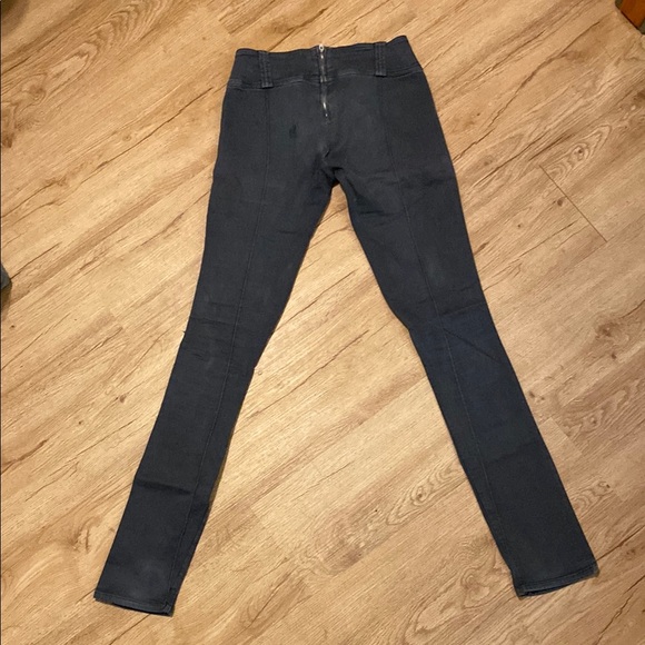 Miss Sixty High Rise Black Jeans with Contrasting Stitching - Picture 17 of 17